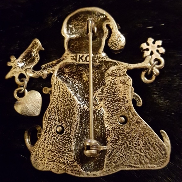 VTG MARKED KC . SNOWMAN WITH DOG AND‎ CAT BROOCH PIN VINTAGE - Picture 3 of 3